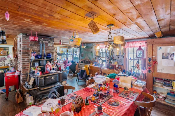 $550,000 | 412 Dartmouth College Highway, Haverhill, NH 03765