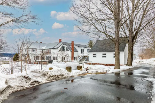 $550,000 | 412 Dartmouth College Highway, Haverhill, NH 03765