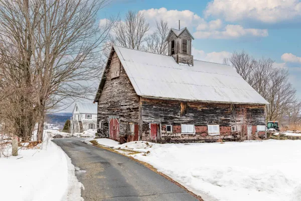 $550,000 | 412 Dartmouth College Highway, Haverhill, NH 03765