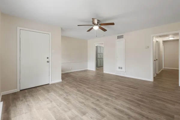 $224,995 | 301 Meadowbrook Drive, Arlington, TX 76010