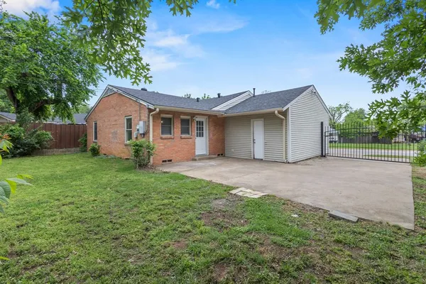 $224,995 | 301 Meadowbrook Drive, Arlington, TX 76010