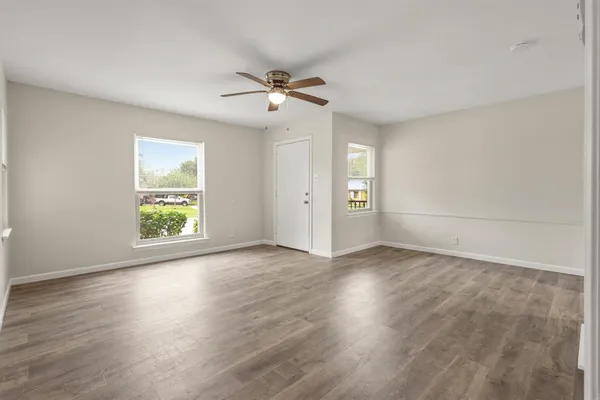 $224,995 | 301 Meadowbrook Drive, Arlington, TX 76010