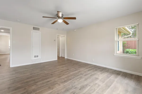 $224,995 | 301 Meadowbrook Drive, Arlington, TX 76010