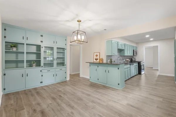 $224,995 | 301 Meadowbrook Drive, Arlington, TX 76010