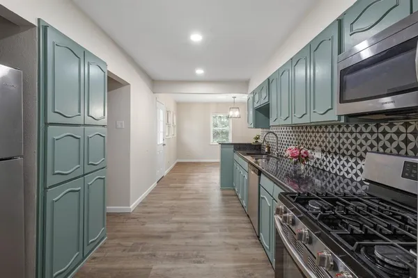 $224,995 | 301 Meadowbrook Drive, Arlington, TX 76010