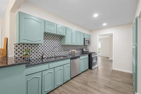 $224,995 | 301 Meadowbrook Drive, Arlington, TX 76010