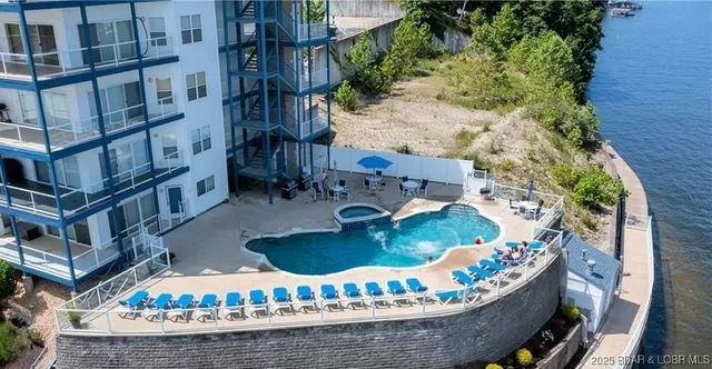 $369,000 | 85 Monarch Cove Court, Unit 5D, Lake Ozark, MO 65049