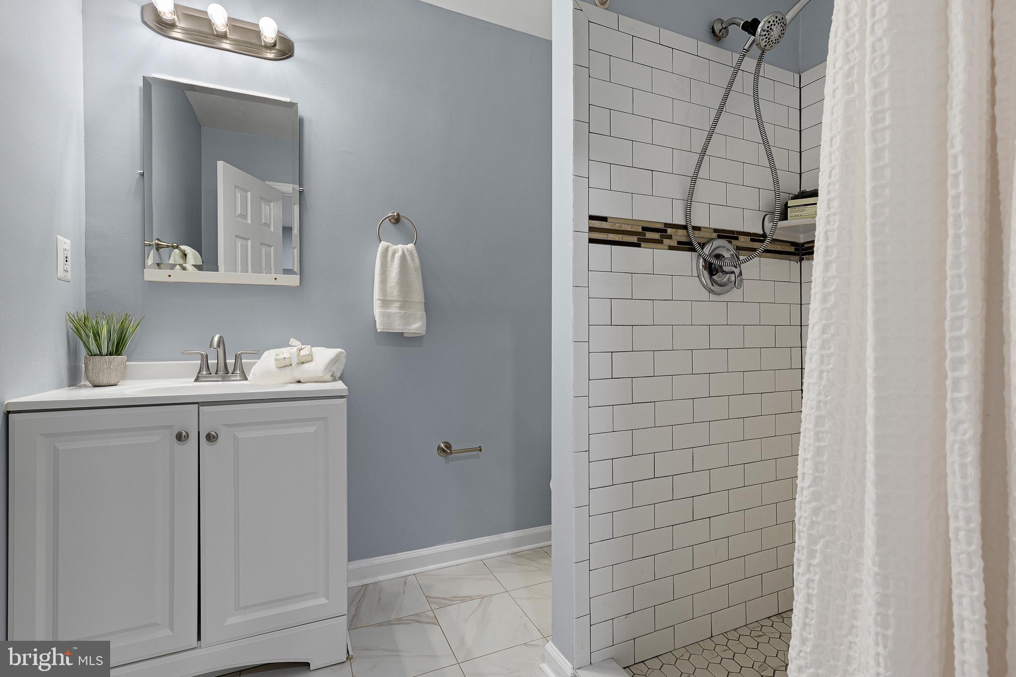 202 Welsh Tract Road Newark, DE 19702 - Photo 10 of 20 Modern bathroom with sleek design.