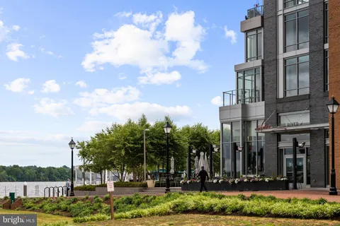 $895,900 | 225 Strand Street, Unit 202, Alexandria, VA 22314