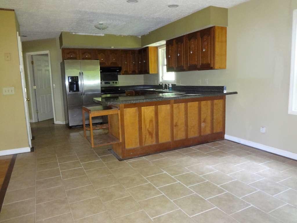 1010 Rocky Ridge Road Johnson City, TN 37601 - Photo 4 of 7 4 Kitchen