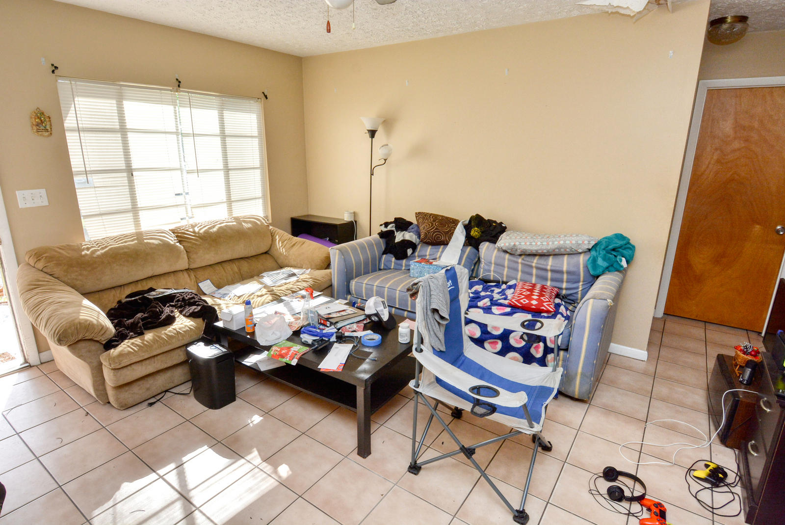 1011 Mayflower Road Fort Pierce, FL 34950 - Photo 4 of 27 Living Room