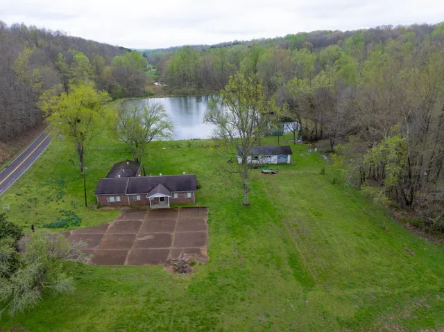 $975,000 | 191 Forks Of The River Road, Waverly, TN 37185