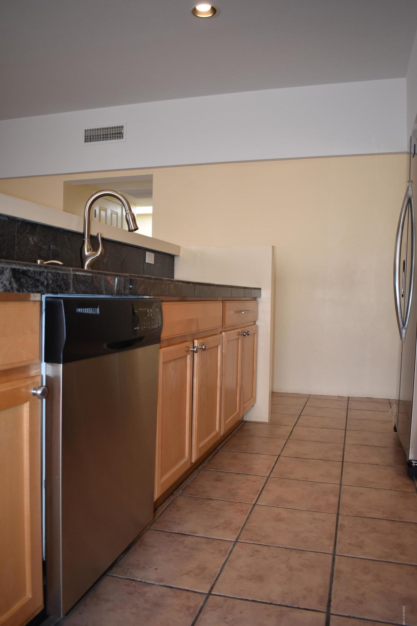 136 South Shadow Creek Place Tucson, AZ 85748 - Photo 7 of 33