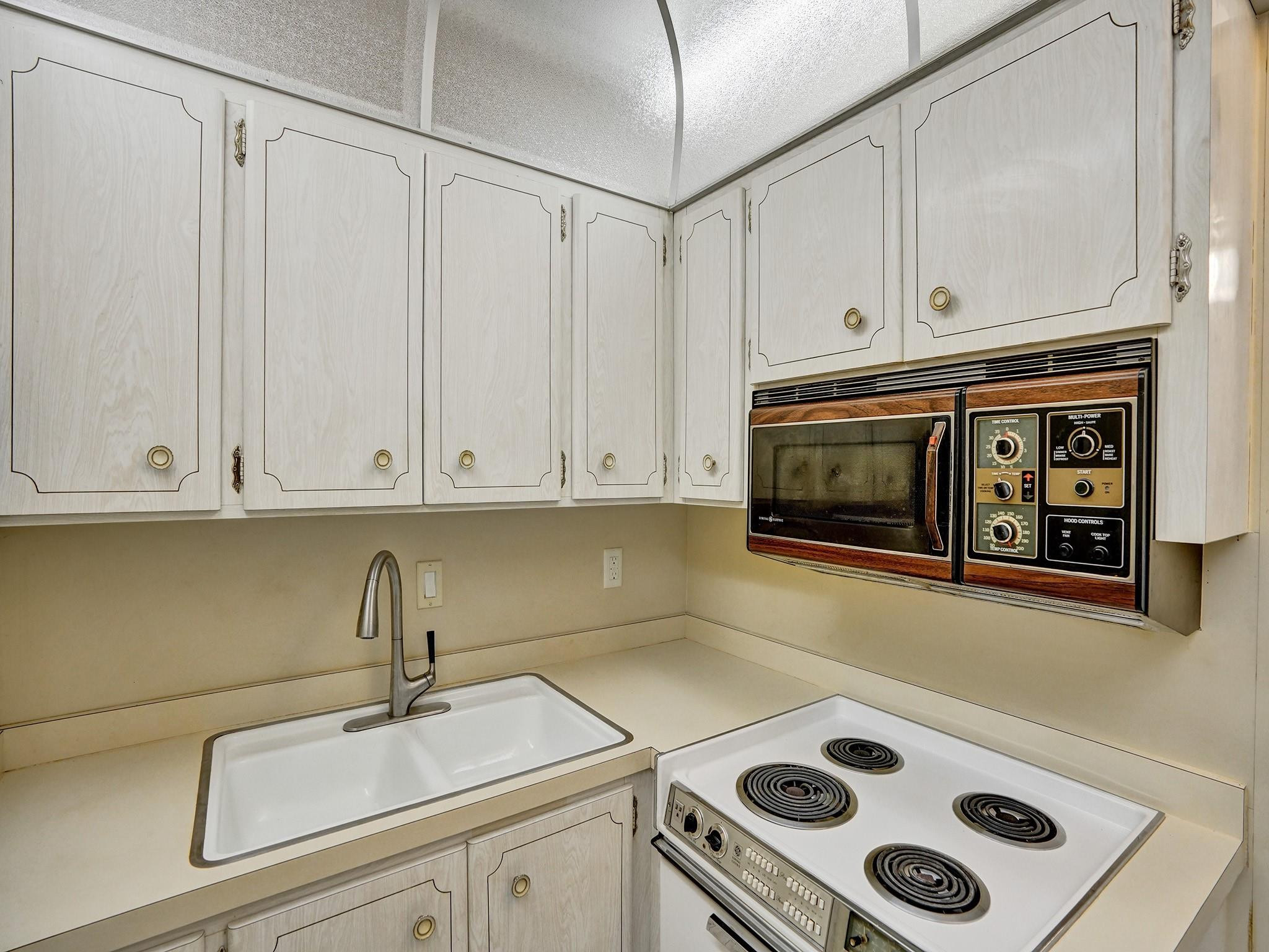 412 South Cypress Road, Unit 202 Pompano Beach, FL 33060 - Photo 8 of 26 Photo 8