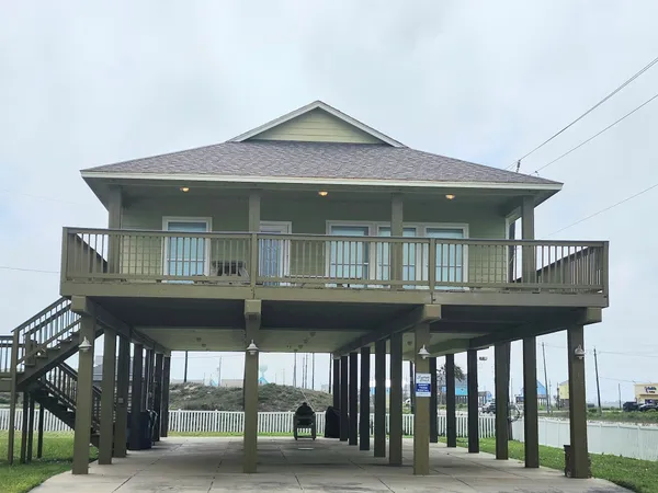 $599,900 | 119 Velasco Shores Drive, Surfside Beach, TX 77541