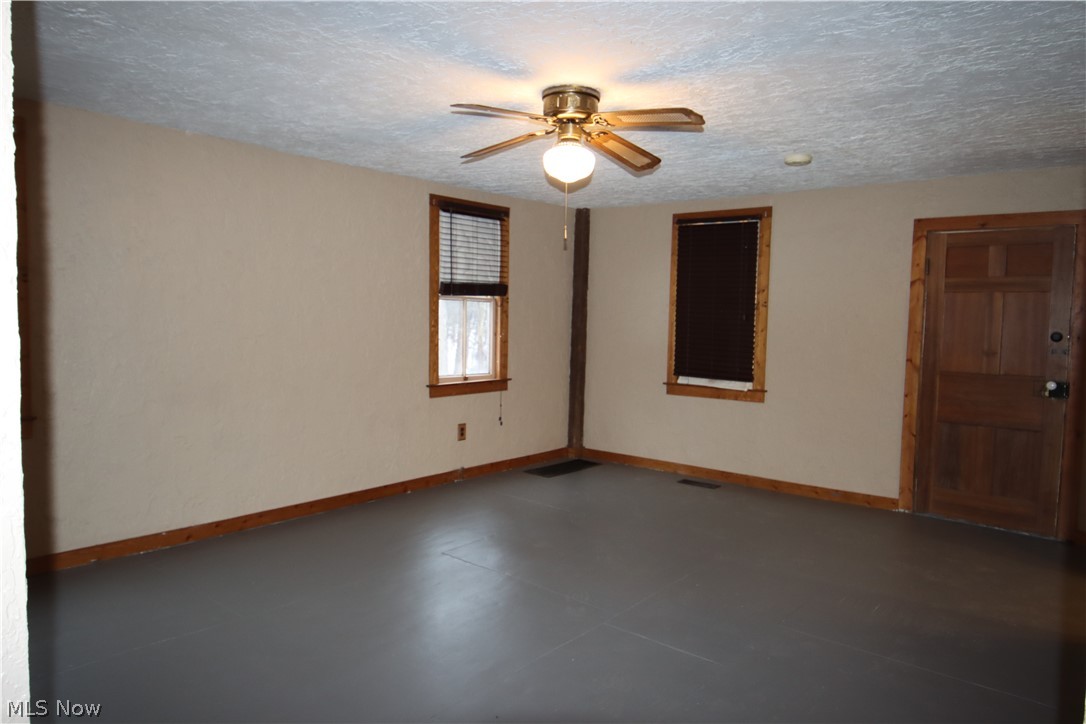 12074 Gladstone Road Southwest Warren, OH 44481 - Photo 14 of 34 3 bedroom