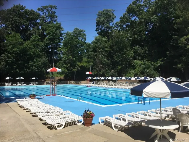 $1,650 | 3 Sadore Lane, Unit 2D, Yonkers, NY 10710