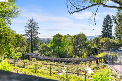 $1,195,000 | 1325 Henry Street, Berkeley, CA 94709