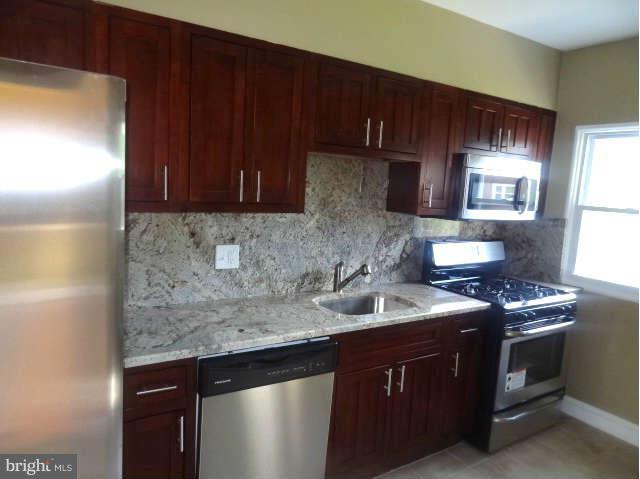 4031 Grantley Road Baltimore, MD 21215 - Photo 11 of 29 Kitchen