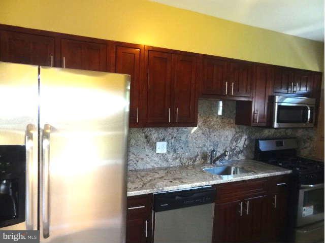 4031 Grantley Road Baltimore, MD 21215 - Photo 12 of 29 Kitchen