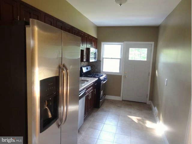 4031 Grantley Road Baltimore, MD 21215 - Photo 17 of 29 Kitchen
