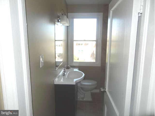 4031 Grantley Road Baltimore, MD 21215 - Photo 21 of 29 Bath