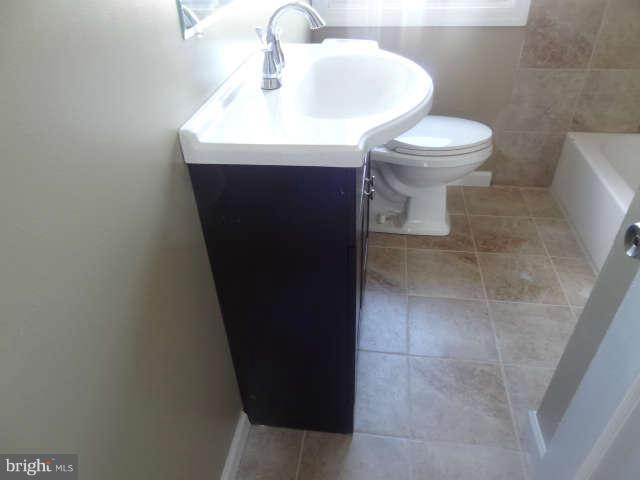 4031 Grantley Road Baltimore, MD 21215 - Photo 23 of 29 Bath