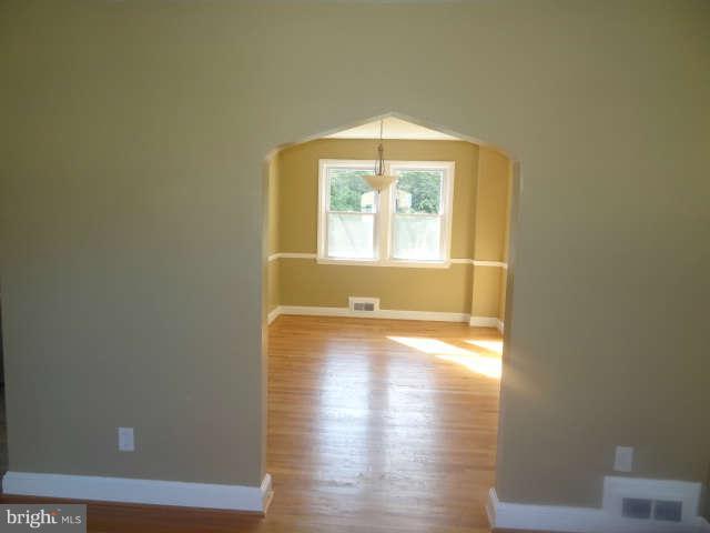 4031 Grantley Road Baltimore, MD 21215 - Photo 6 of 29 Dining Room