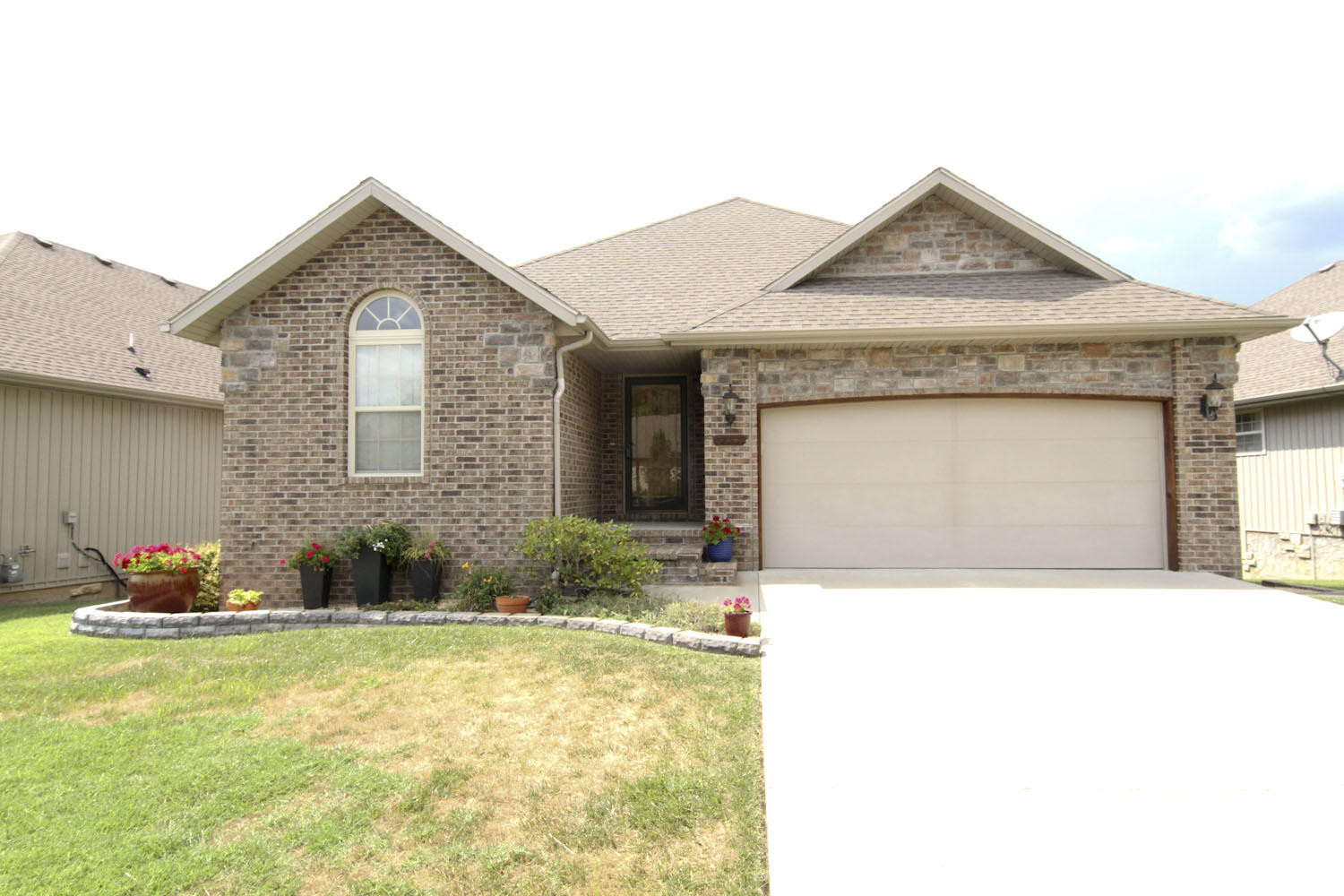 1151 South Maple Grove Avenue Springfield, MO 65804 - Photo 1 of 1 IMG-29078
