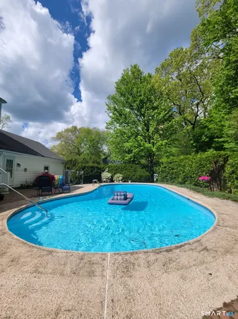 $4,500 | 10 Candlewood Lane, Farmington, CT 06032