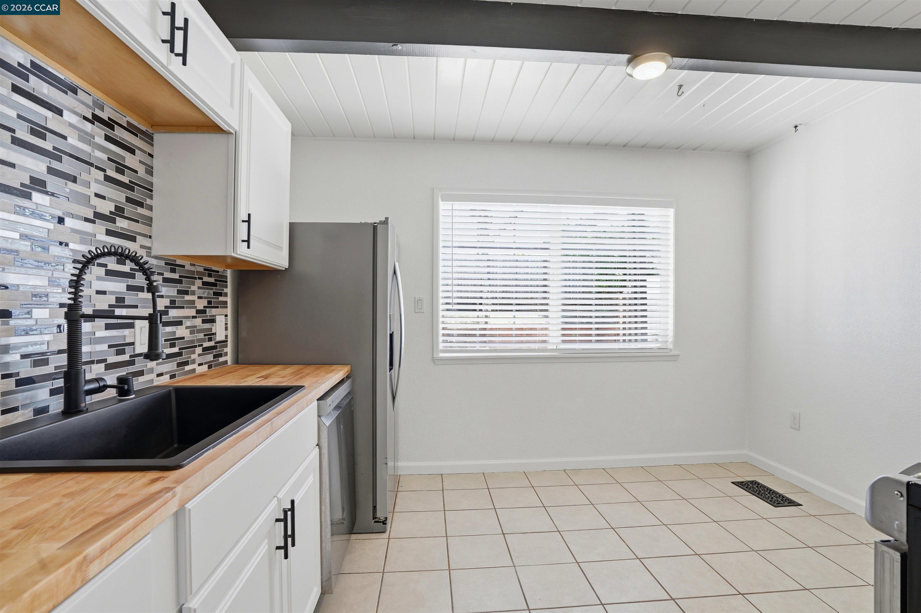 2828 Hilltop Road Concord, CA 94520 - Photo 6 of 32