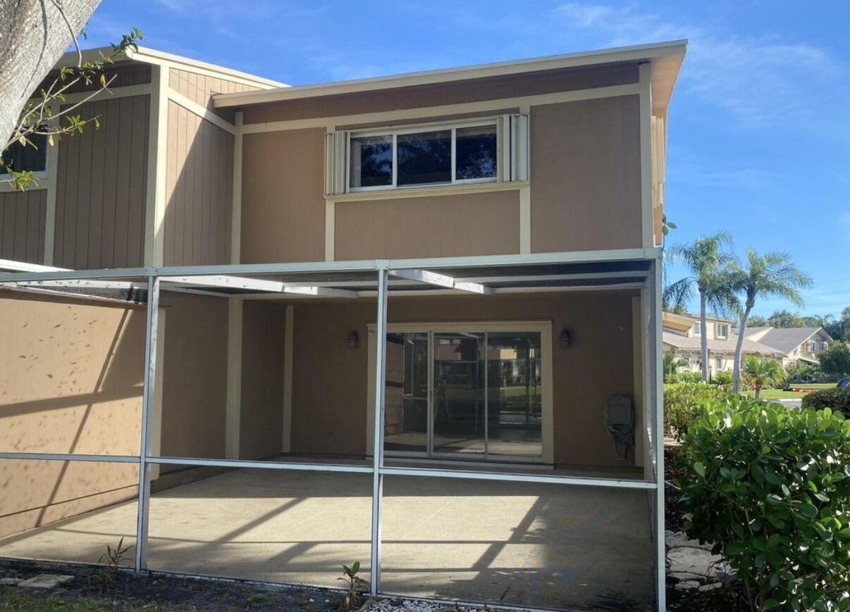 371 Maplecrest Circle Jupiter, FL 33458 - Photo 4 of 16 IMG_0834