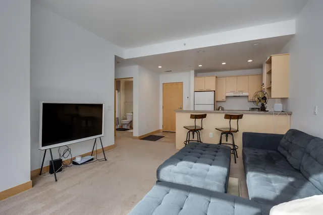 $1,900 | 309 West Washington Avenue, Madison, WI 53703