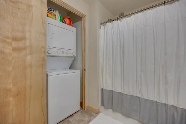 $1,900 | 309 West Washington Avenue, Madison, WI 53703