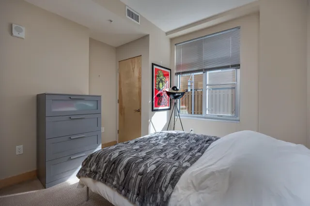 $1,900 | 309 West Washington Avenue, Madison, WI 53703