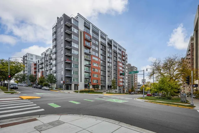 $1,900 | 309 West Washington Avenue, Madison, WI 53703