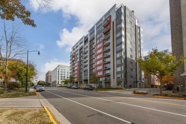 $1,900 | 309 West Washington Avenue, Madison, WI 53703