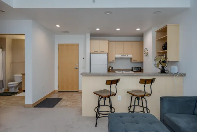 $1,900 | 309 West Washington Avenue, Madison, WI 53703