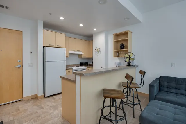 $1,900 | 309 West Washington Avenue, Madison, WI 53703