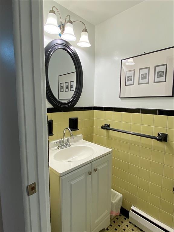307 Roup Avenue Pittsburgh, PA 15232 - Photo 7 of 21 Powder Room