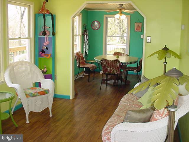 2465 Locke's Mill Road Berryville, VA 22611 - Photo 11 of 31 Living Room