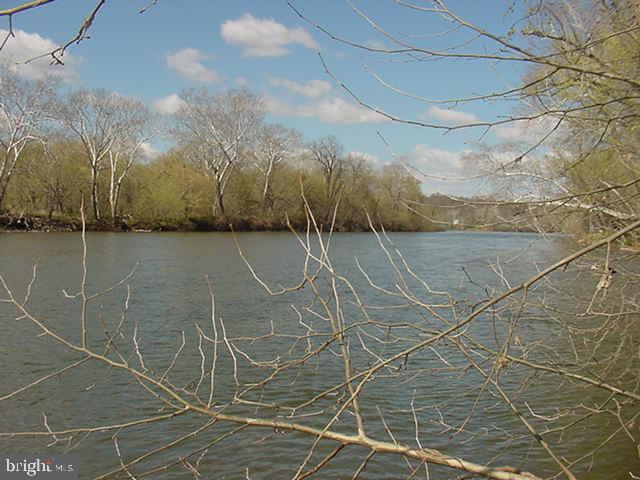 2465 Locke's Mill Road Berryville, VA 22611 - Photo 18 of 31 100 ft frontage on the Shenandoah River