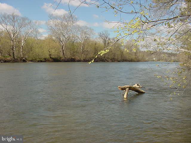 2465 Locke's Mill Road Berryville, VA 22611 - Photo 20 of 31 100 ft frontage on the Shenandoah River