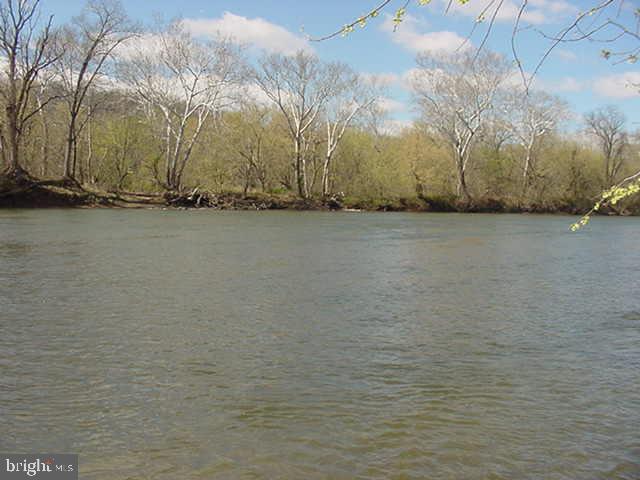 2465 Locke's Mill Road Berryville, VA 22611 - Photo 22 of 31 100 ft frontage on the Shenandoah River