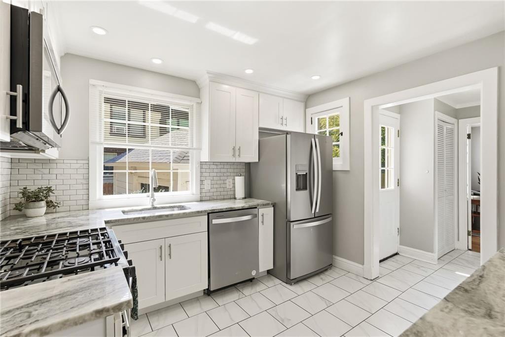 607 Delafield Road Pittsburgh, PA 15215 - Photo 12 of 44 Gallery Image 12