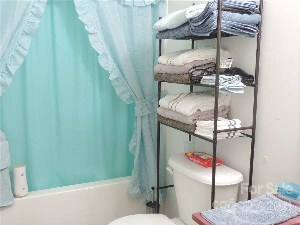 1014 Oates Road Bessemer City, NC 28016 - Photo 16 of 18 Gallery Image 16