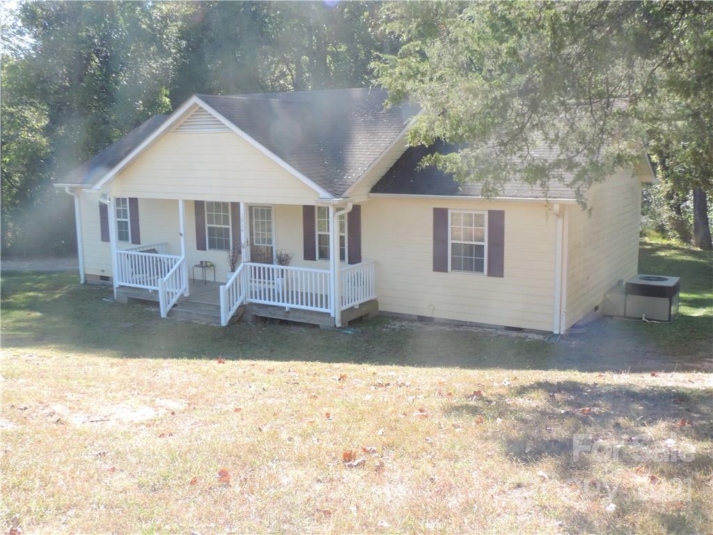 1014 Oates Road Bessemer City, NC 28016 - Photo 2 of 18 Gallery Image 2