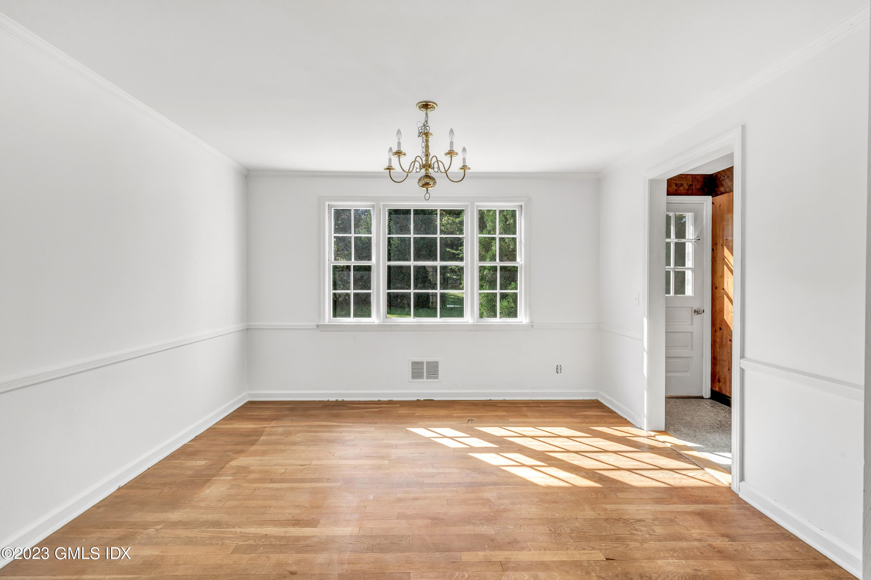 20 Bayside Terrace Riverside, CT 06878 - Photo 6 of 30 a view of empty room with large windows