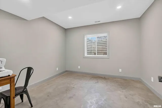 a view of building with outdoor space