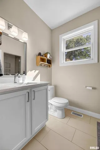 $675,000 | 20830 270th Street, Eldridge, IA 52748